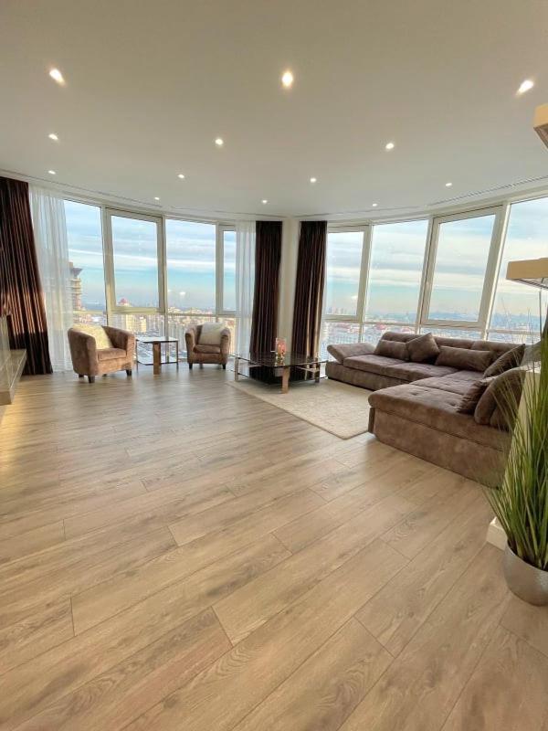 Vip Apartment 120M2 With Panoramic Windows, 22 Floor. Obolon เคียฟ ภายนอก รูปภาพ